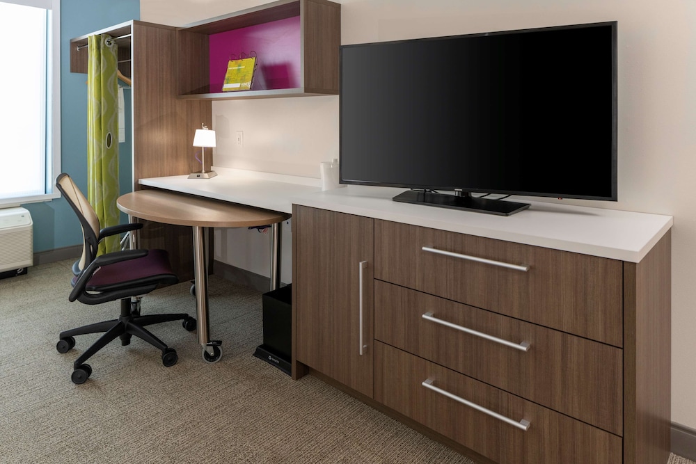 Studio, 2 Queen Beds, Accessible (Mobility & Hearing, Roll-in Shower) - Photo 2