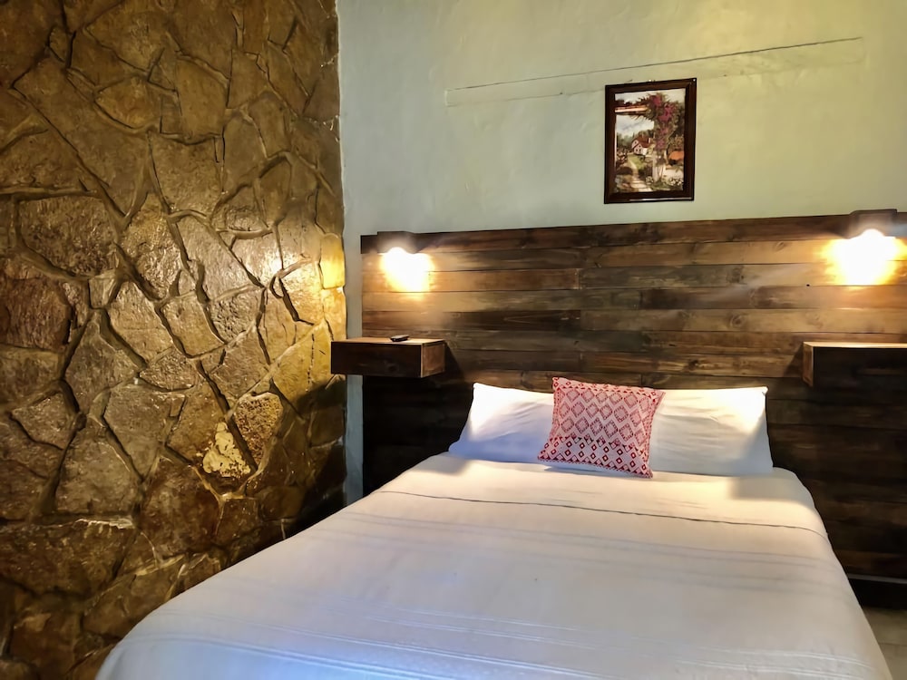 Standard Double Room - Photo 2