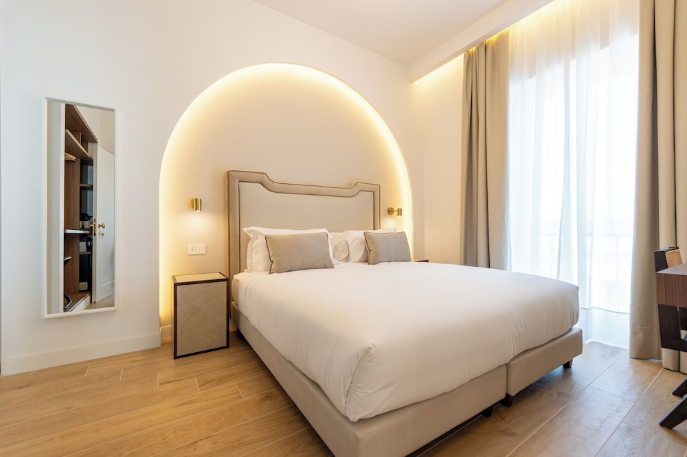 Deluxe Double or Twin Room, City View