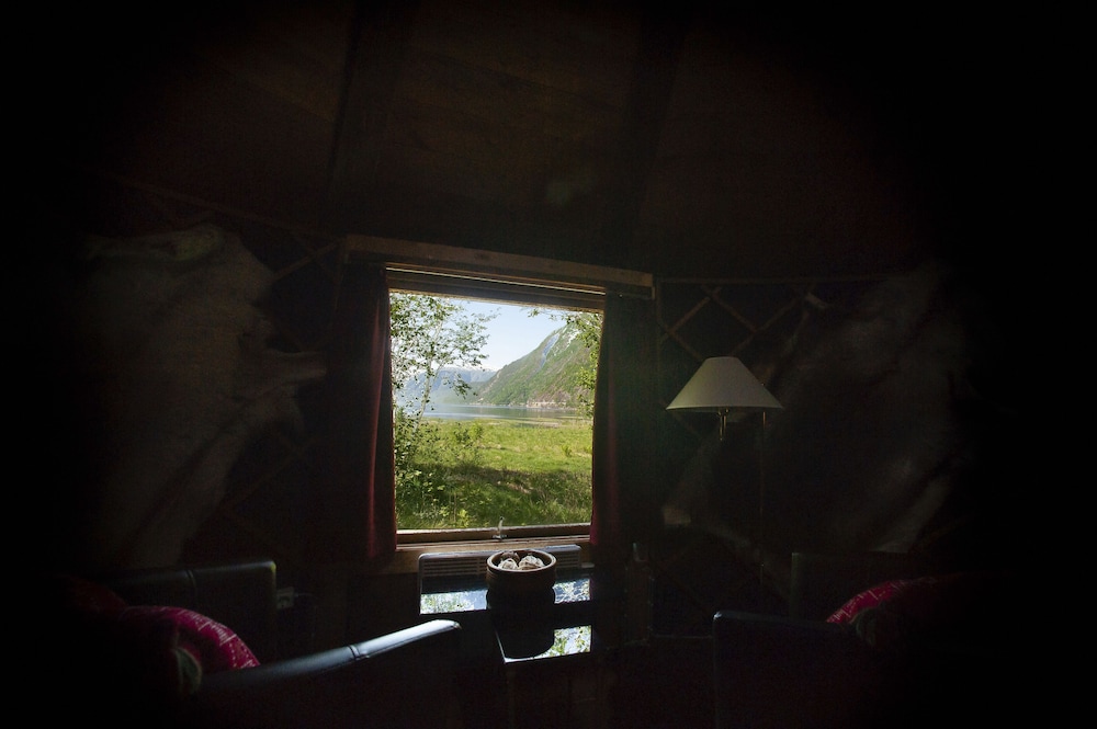 Private yurt photo 3