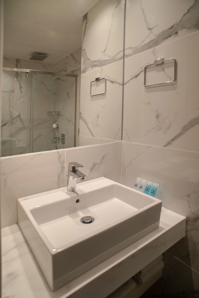 Deluxe Room, Sea View - Photo 4