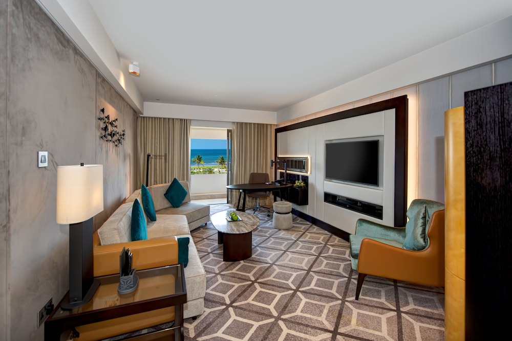 Junior Suite, 1 King Bed, Balcony, Sea View