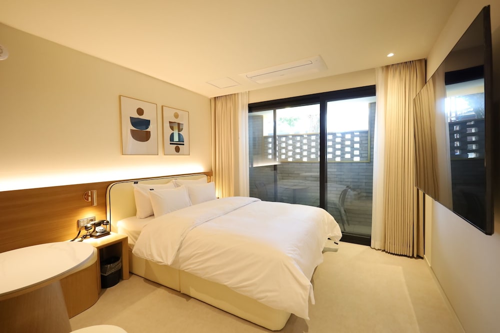 Premium Terrace - Photo 8