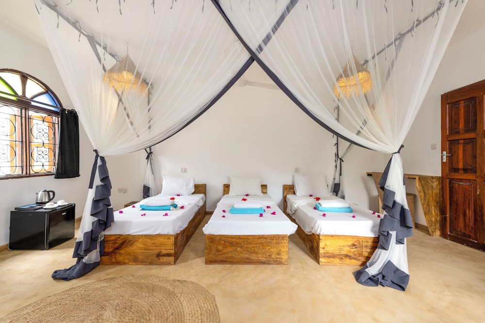 Elite Triple Room, 1 Bedroom, Non Smoking, Pool View (Villa with Pool)
