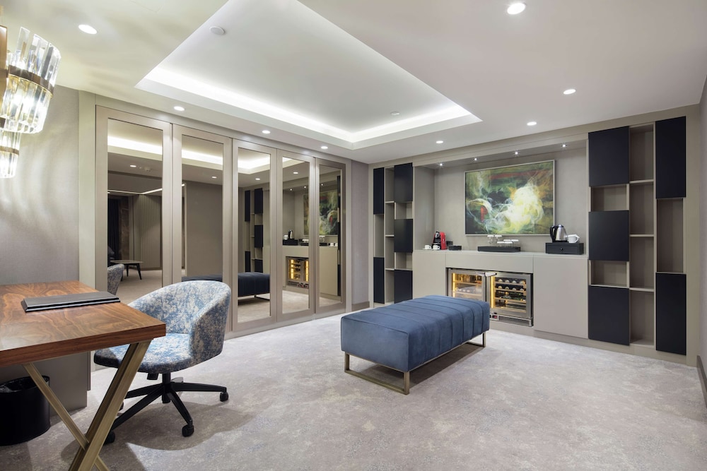 Presidential Suite, 1 King Bed thumbnail 6