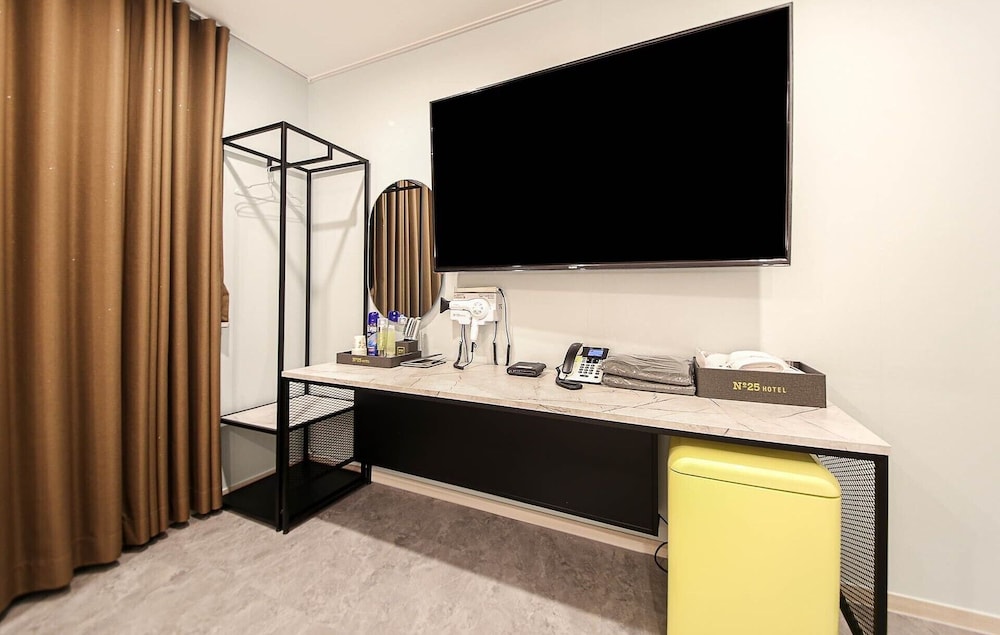 Standard Double Room Single Use - Photo 2