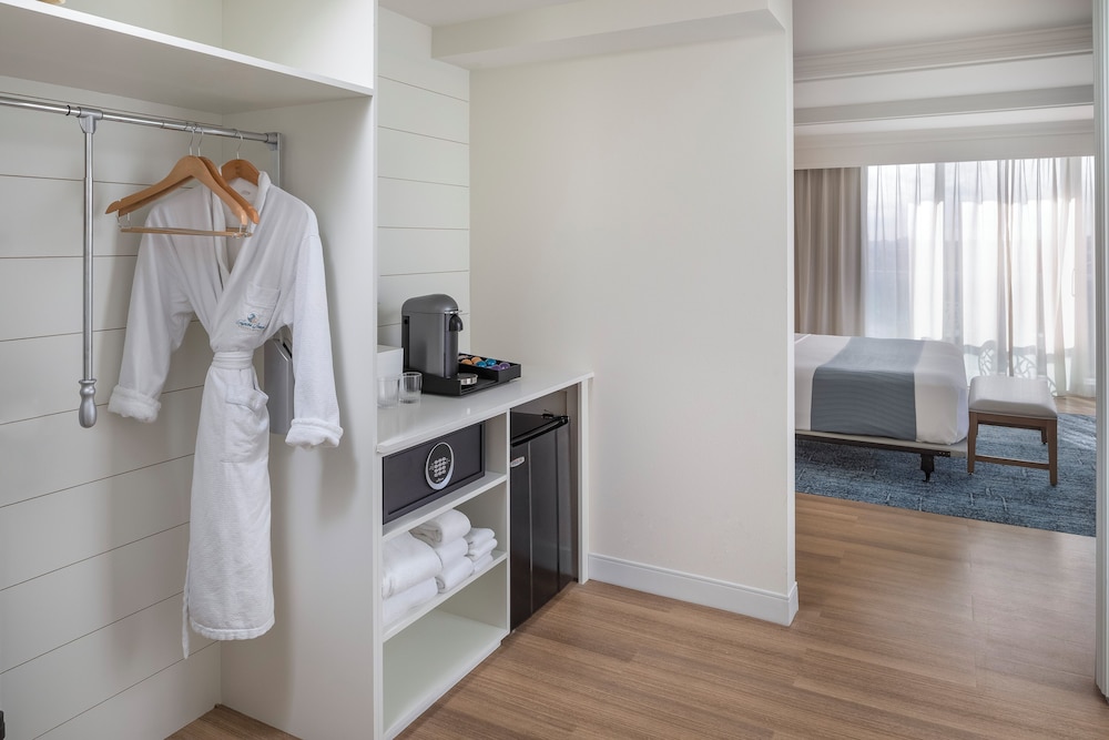 Room, 2 Double Beds, Accessible, Resort View