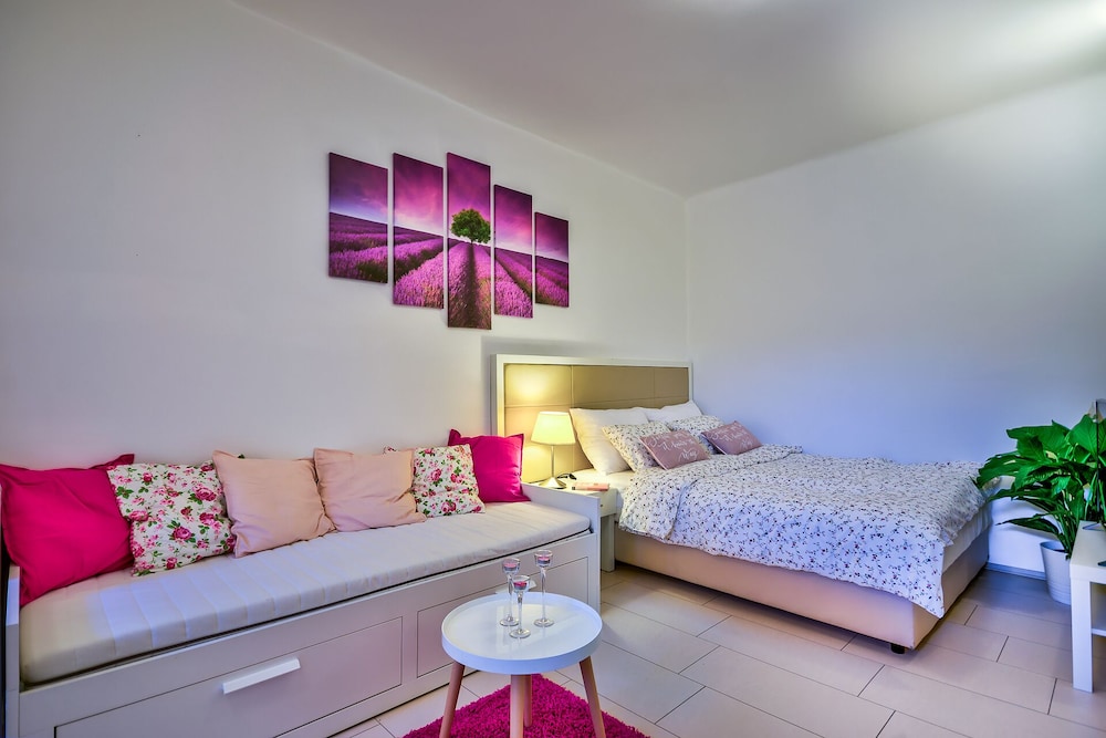 Apartment (0 Bedroom)