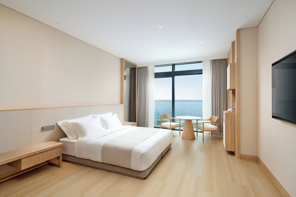 [Gangneung National Heritage Night & Room UP] Premier Deluxe Double Ocean View