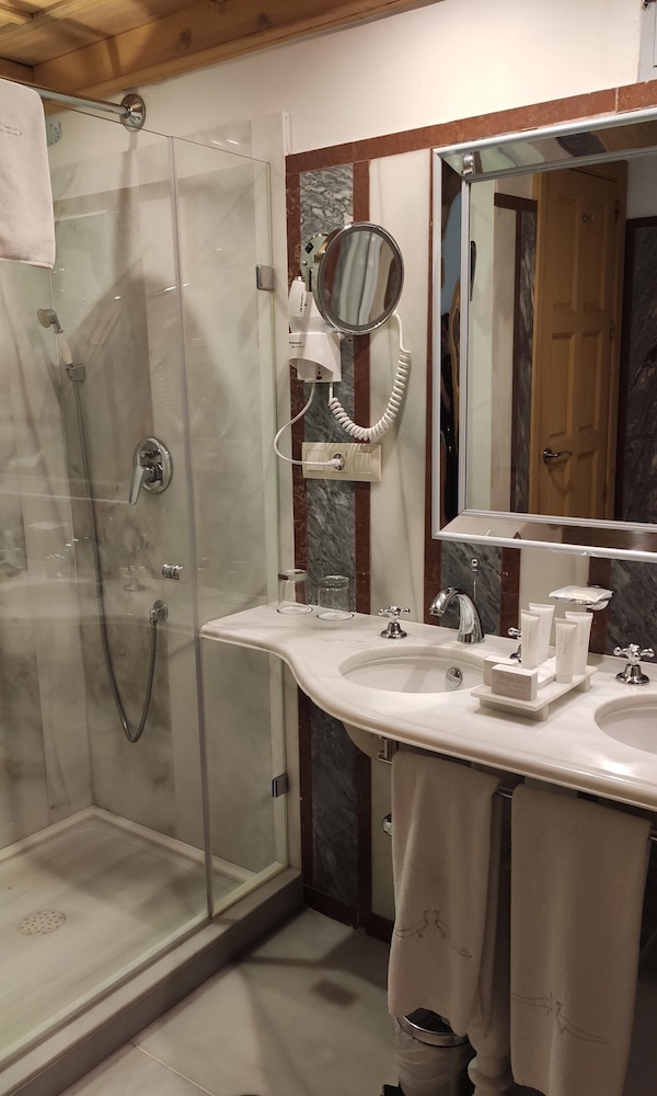 Classic Room - Photo 5