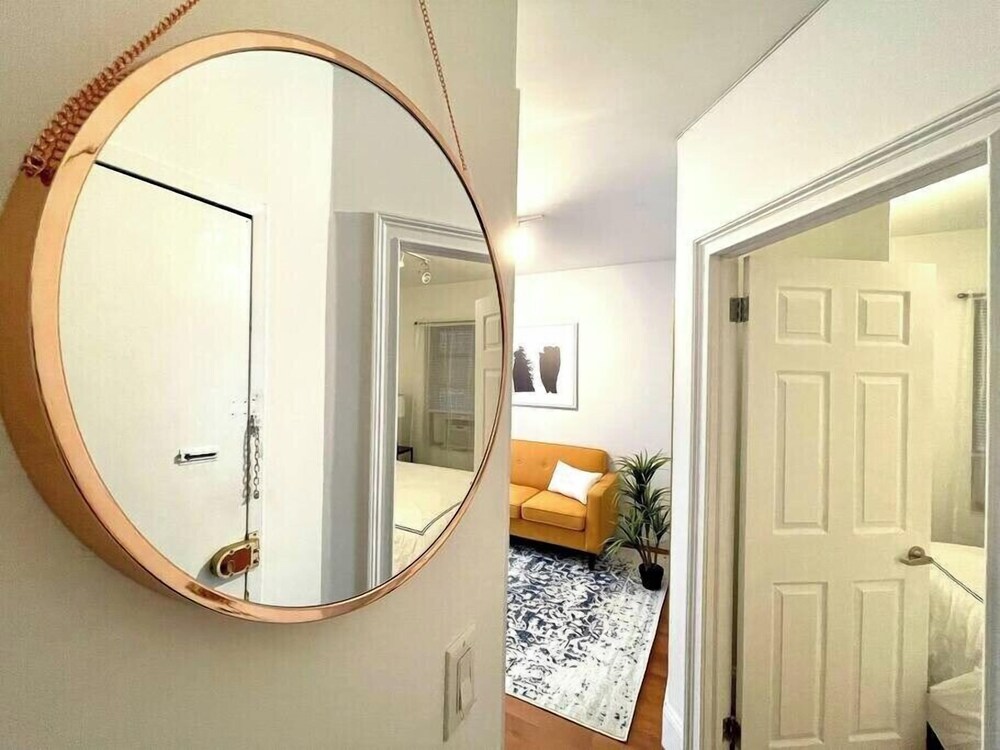Apartment, 1 Bedroom, Pets Allowed photo 2