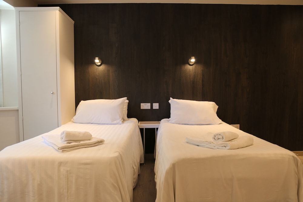 Suite, Ensuite photo 3