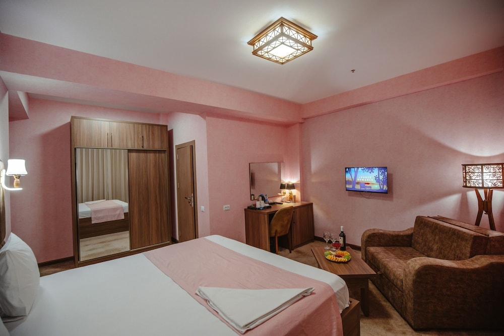 Deluxe Double Room - Photo 1