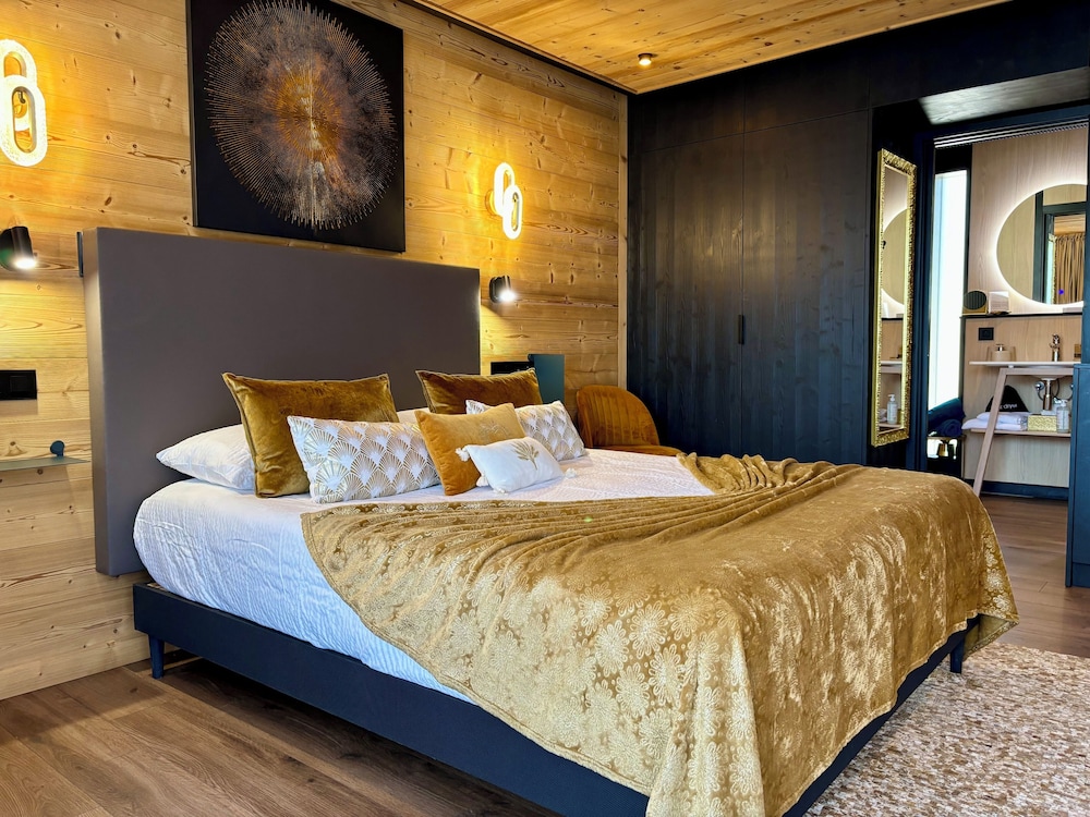 Standard Chalet, Garden View