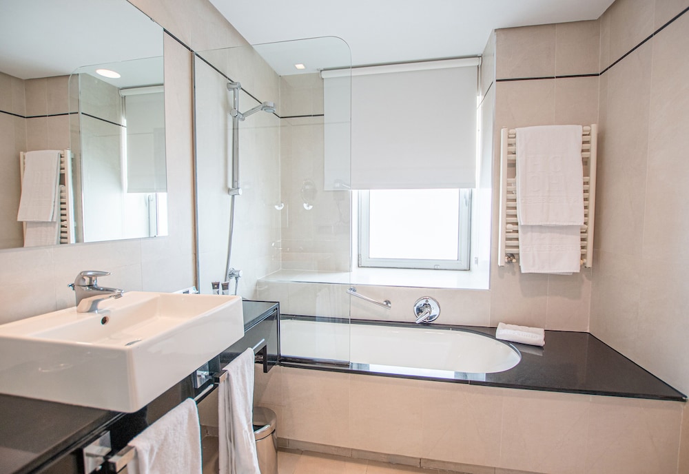 Double Room Single Use - Photo 9