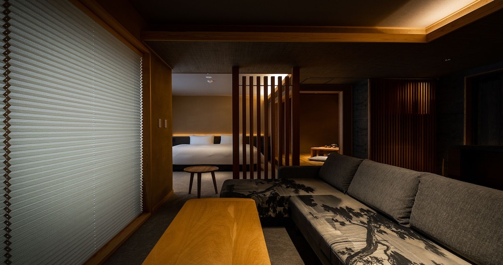 Executive Suite, King Double Bed, Non Smoking (51 Sqm) photo 1