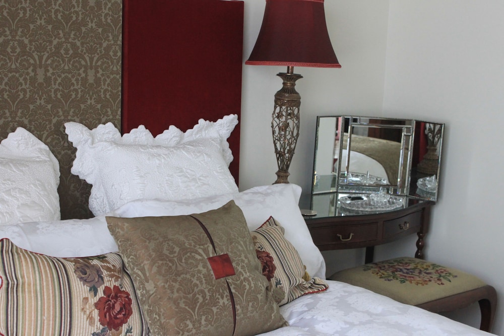 Darcy Suite photo 1