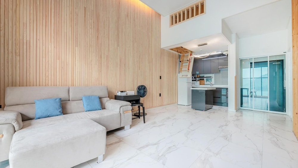 Basic Room, 1 Bedroom (204) - Photo 7