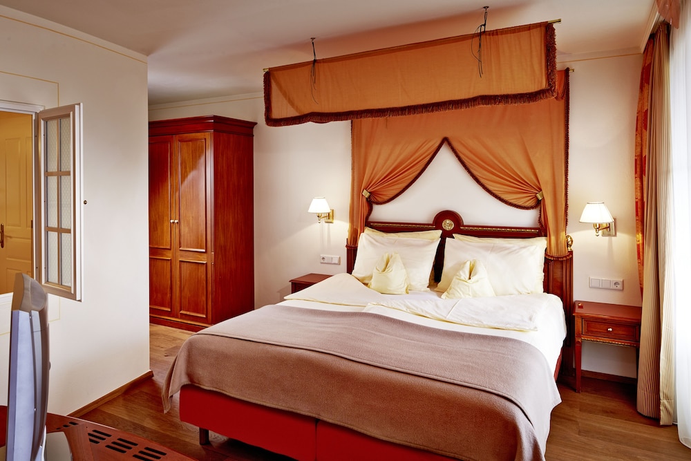 Honeymoon Suite, Balcony, Mountain View