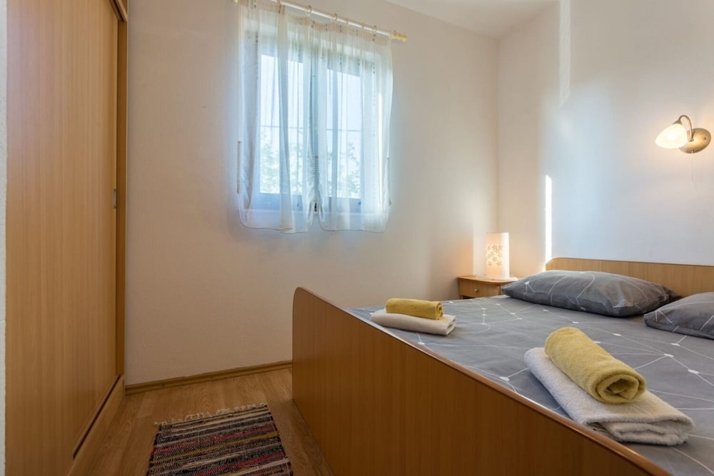 Apartment (Petra - 50 m from pebble beach - A2-d)