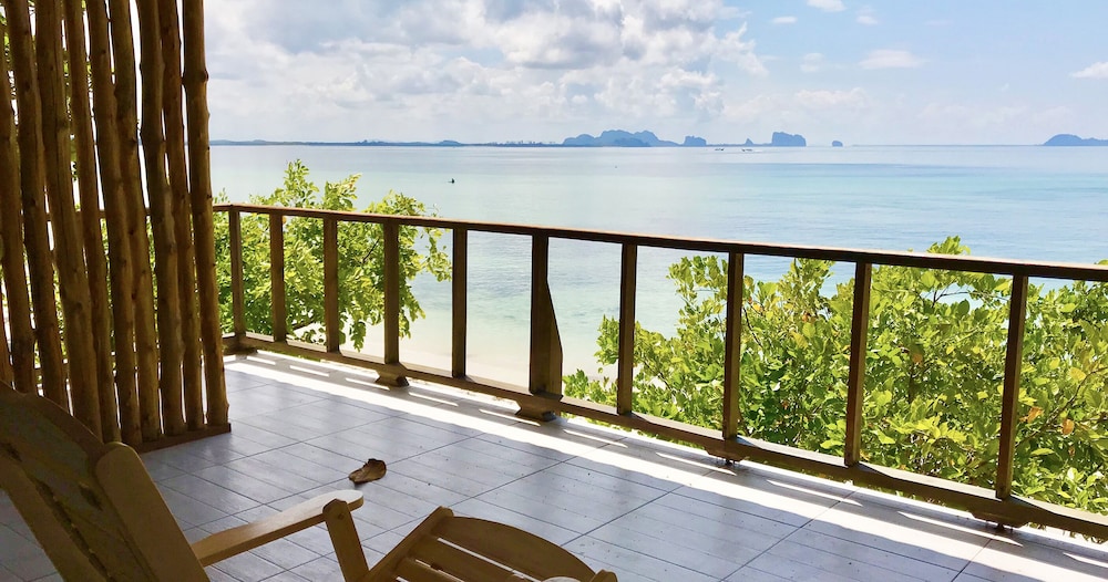 Beachfront Terrace Room photo 2