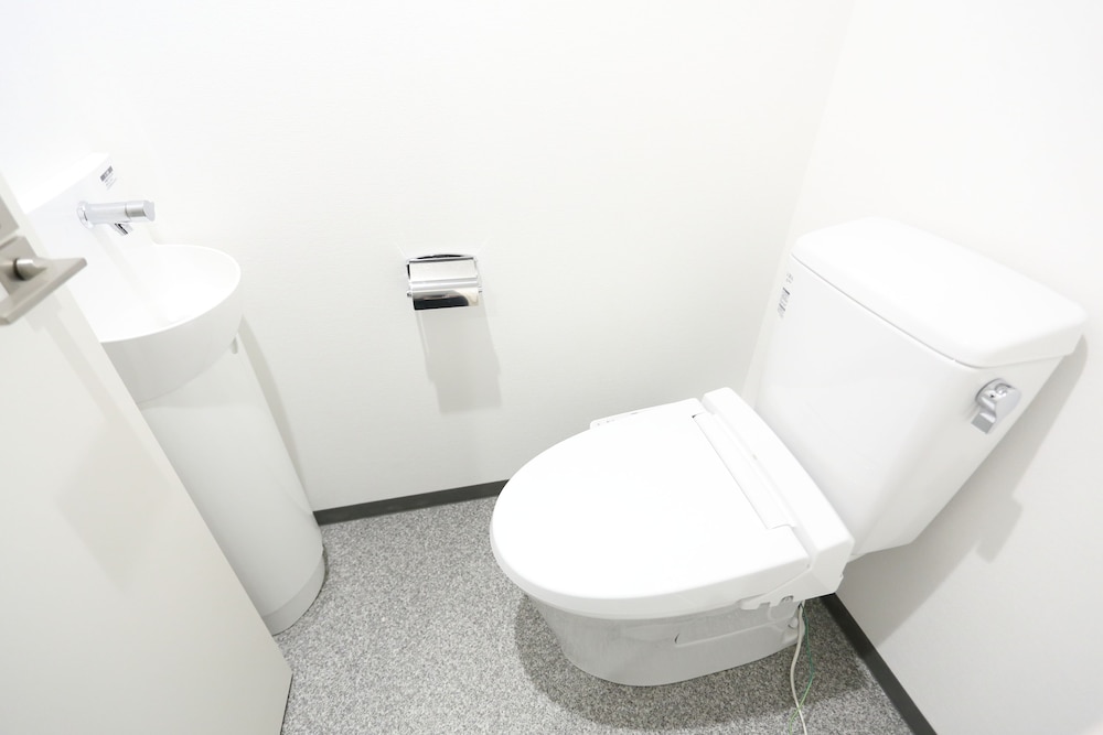Economy Triple Room, Non Smoking, Shared Bathroom (1 bunk bed and 1 single bed) photo 3