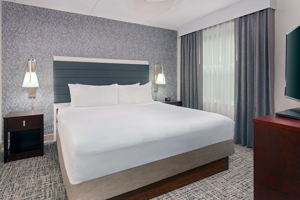 Suite, 1 King Bed, Non Smoking - Photo 3
