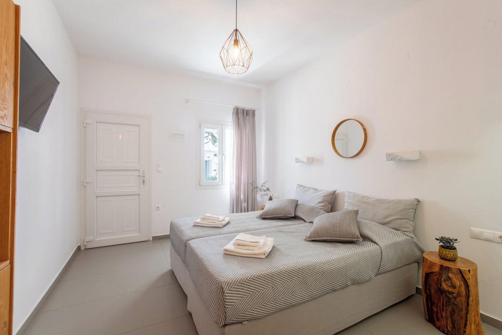 Standard Triple Room, Terrace, Sea View