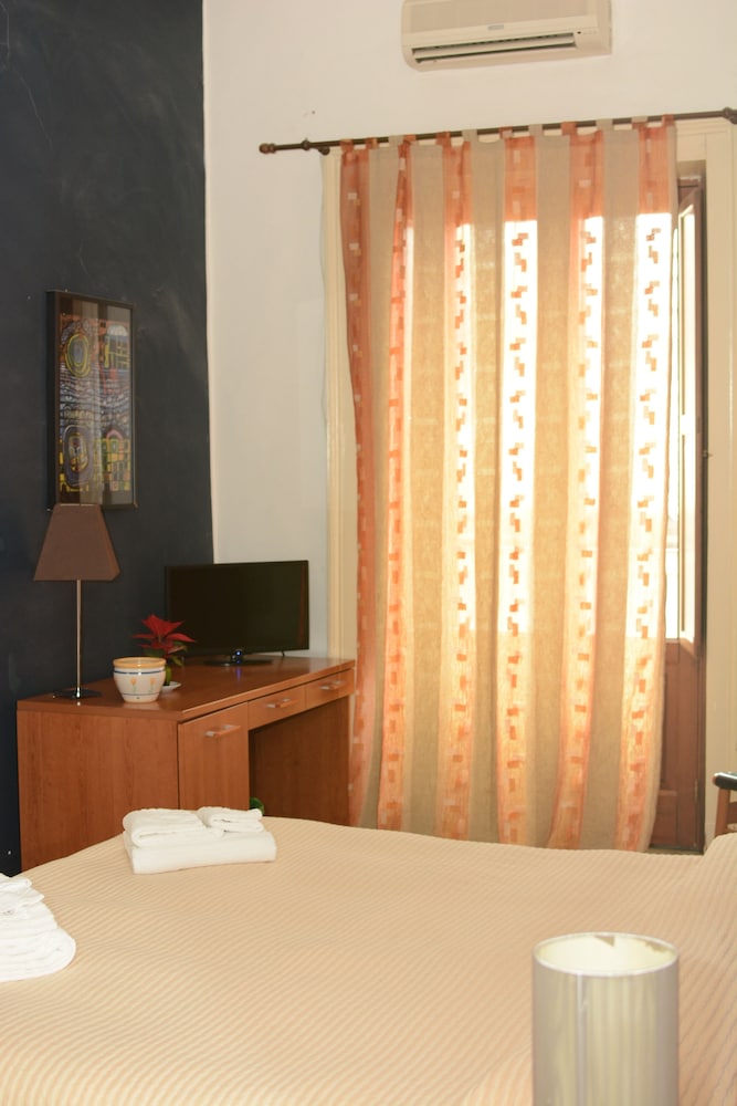 Double Room - Photo 6