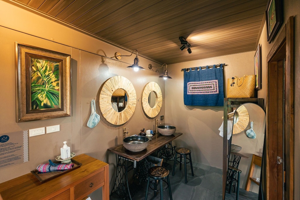 Premium Duplex - Photo 22