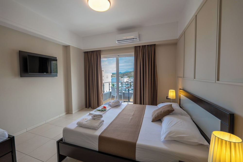 Deluxe Quadruple Room, Balcony
