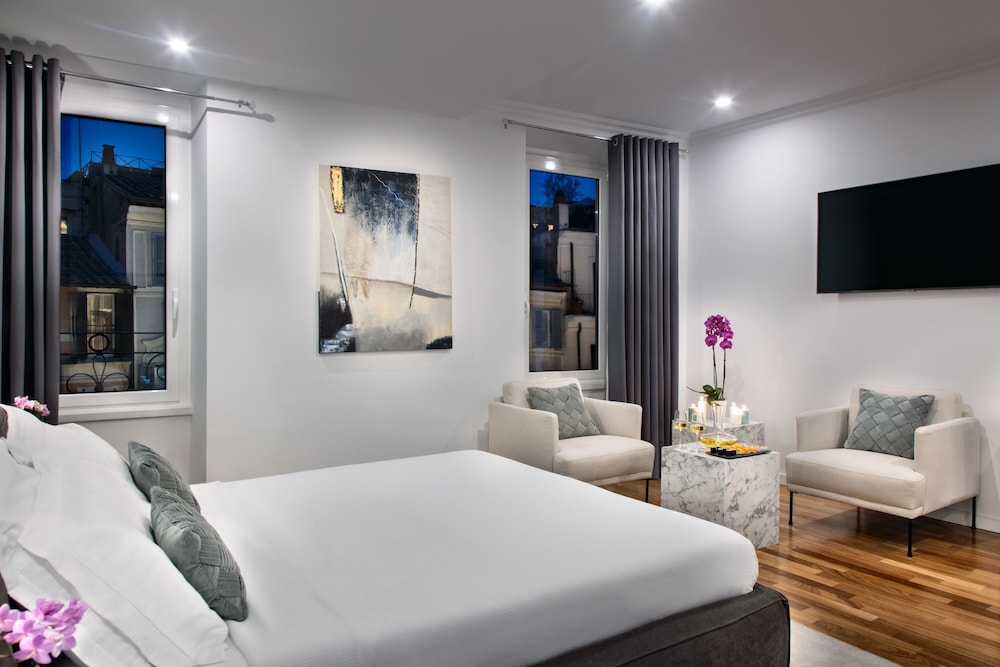 Superior Room, 1 King Bed with Sofa bed, Non Smoking, City View photo 3