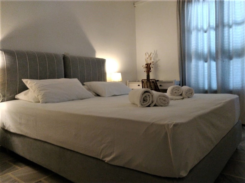 Standard Room, Partial Sea View photo 3