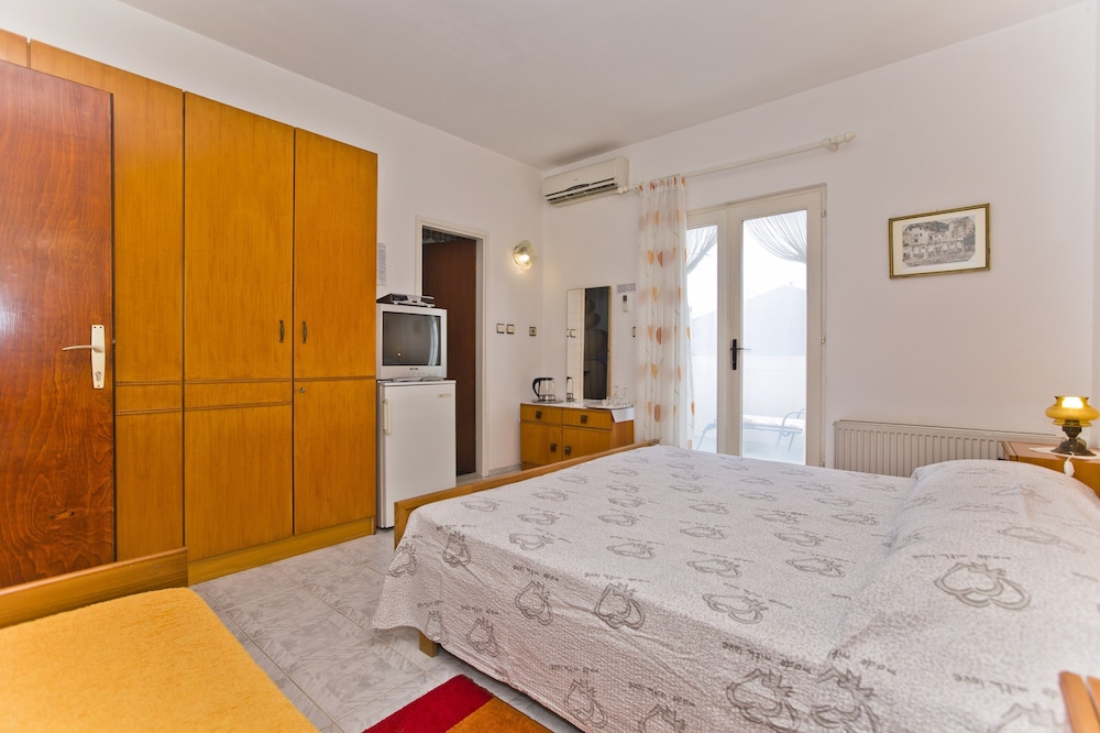 Standard Room, 1 Bedroom, City View (6)