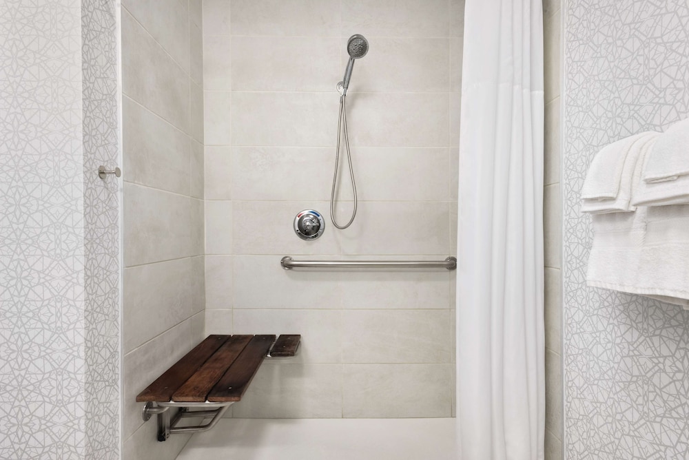 Hampton Inn & Suites Ft. Wayne-North, Photo 3