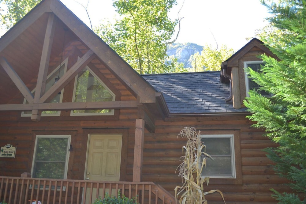 Luxury Cabin, 2 Bedrooms, River View, Mountainside photo 2