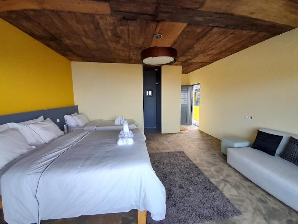 Deluxe Triple Room photo 1