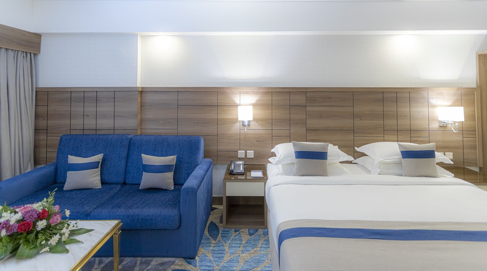 Deluxe Suite photo 2