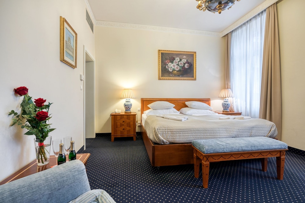 Superior Double or Twin Room - Photo 6