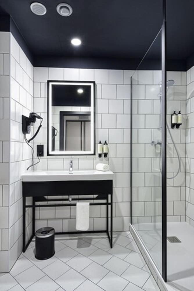 Standard Twin Room, 2 Twin Beds - Photo 10