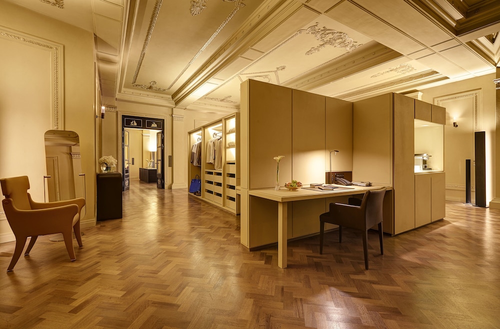 Celestine Suite
