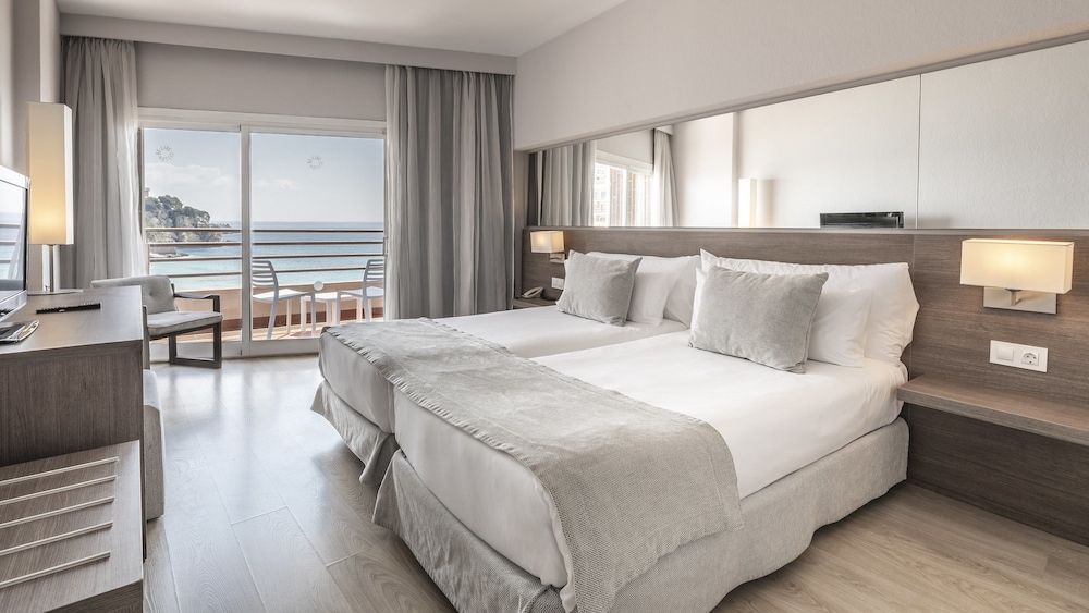 Superior Double Room, Sea View - Photo 2