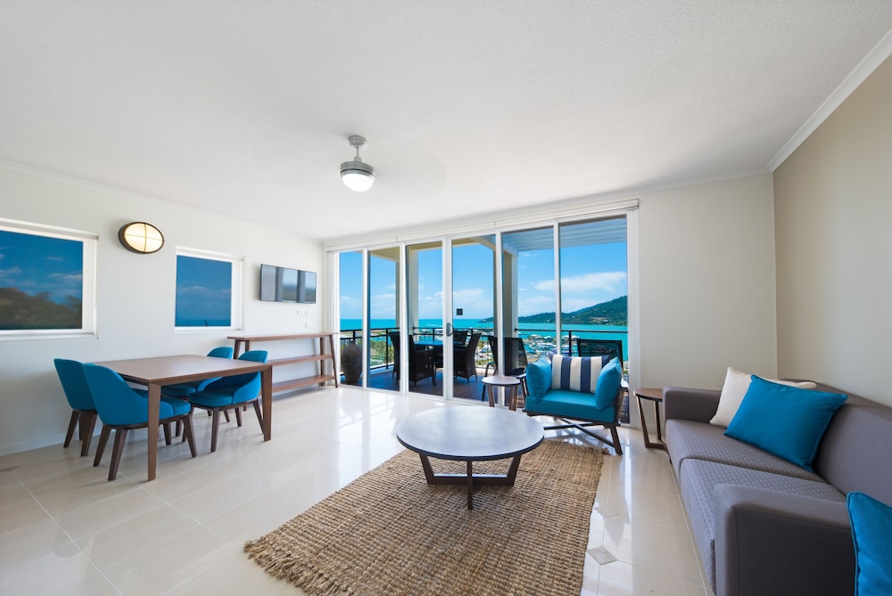 3 Bedroom 3 Bathroom Top Floor Spa Penthouse - Photo 14