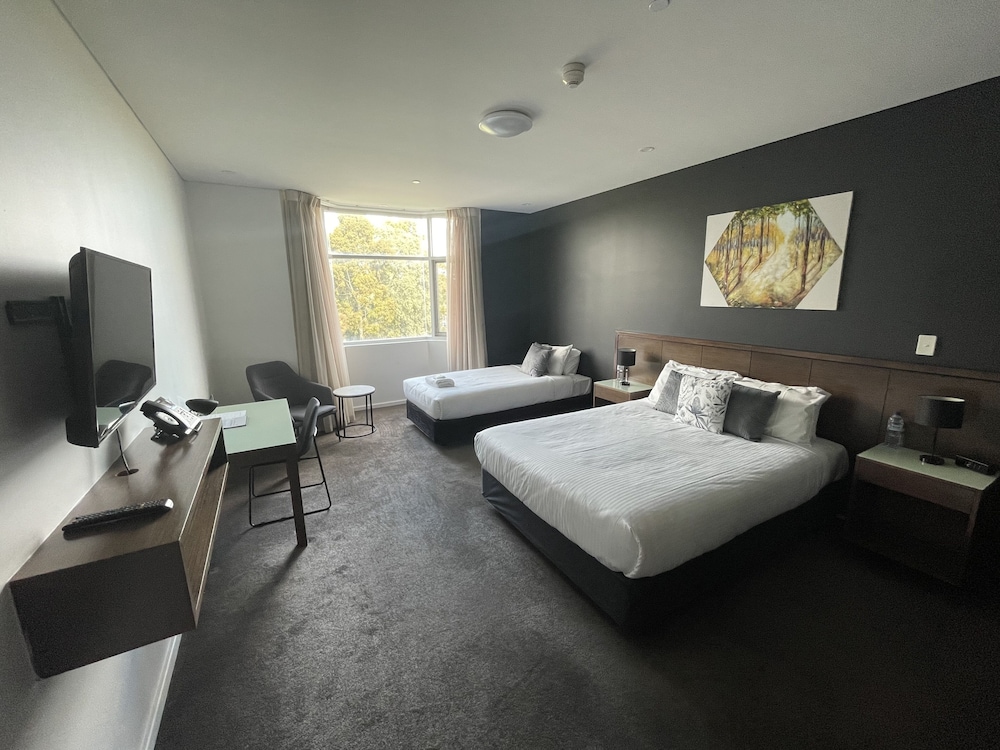 Queen Single Spa Suite Parkview photo 2