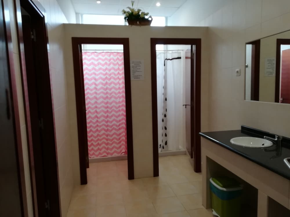 Shared Dormitory, Mixed Dorm, Shared Bathroom (One bed in a 24 pax room) photo 3