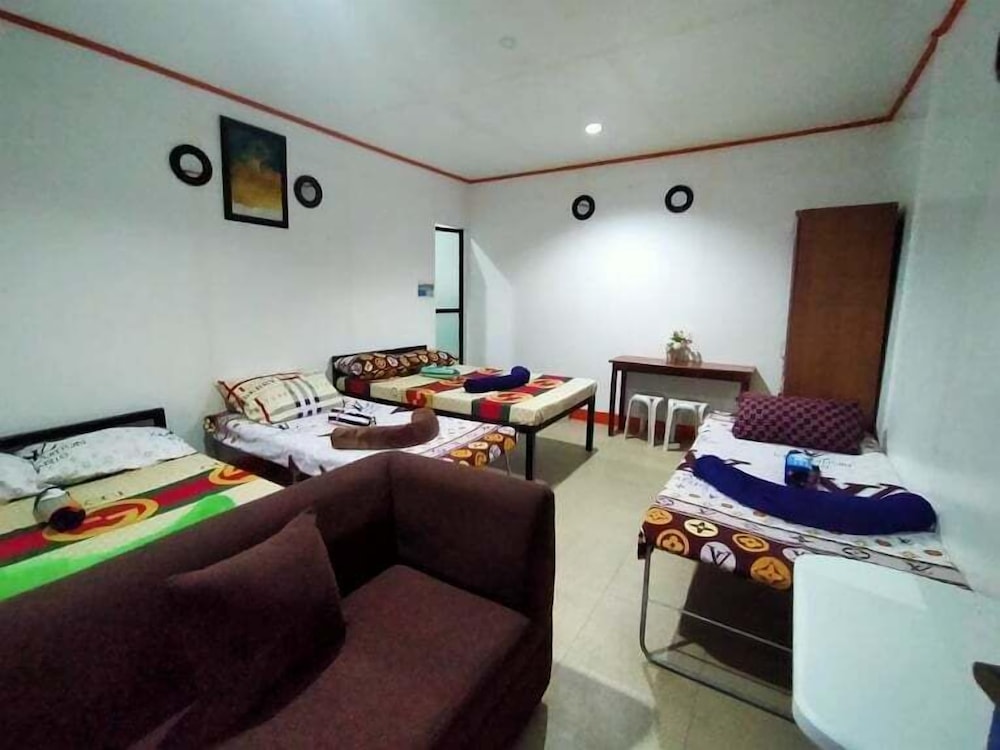 Deluxe Quadruple Room, Multiple Beds - Photo 1