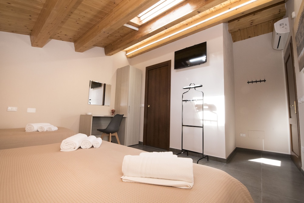 Basic Triple Room, 1 Bedroom photo 1