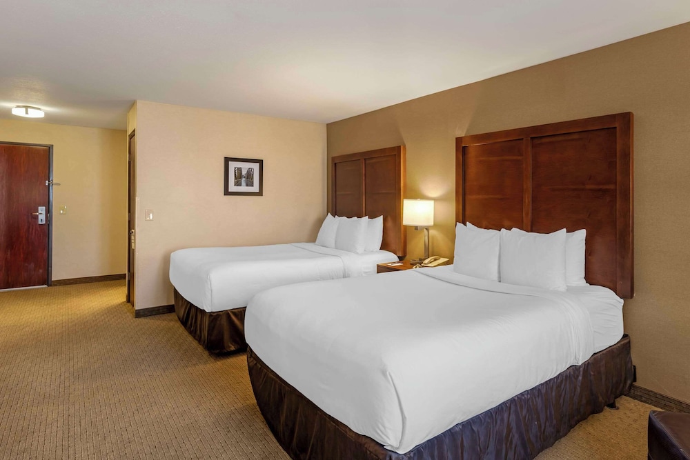 Room, 2 Queen Beds, Accessible, Non Smoking - Photo 1
