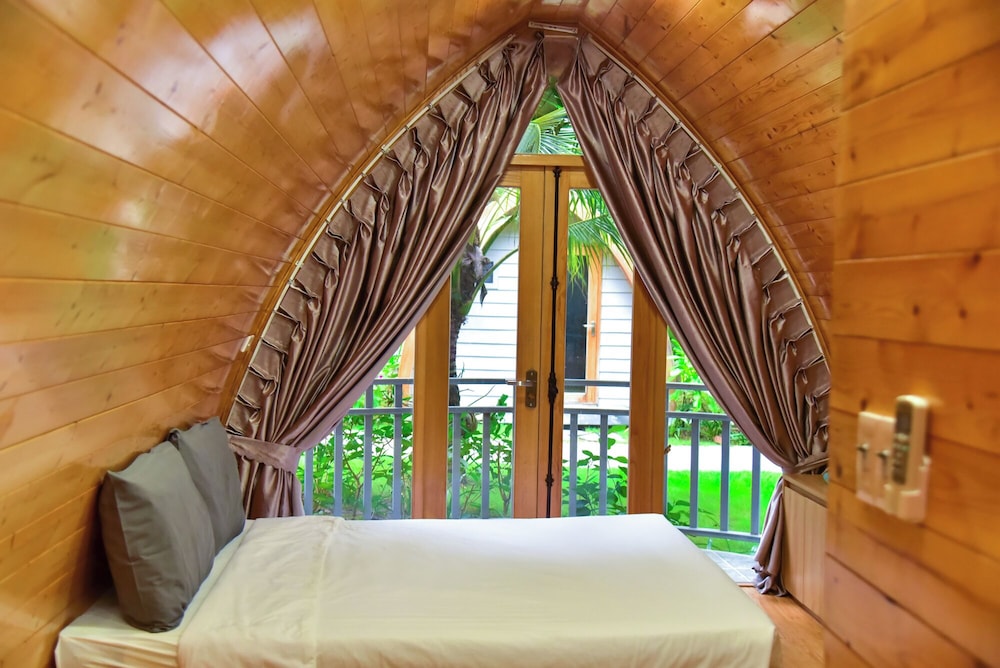 Comfort Bungalow, 1 Double Bed, Balcony, Garden View
