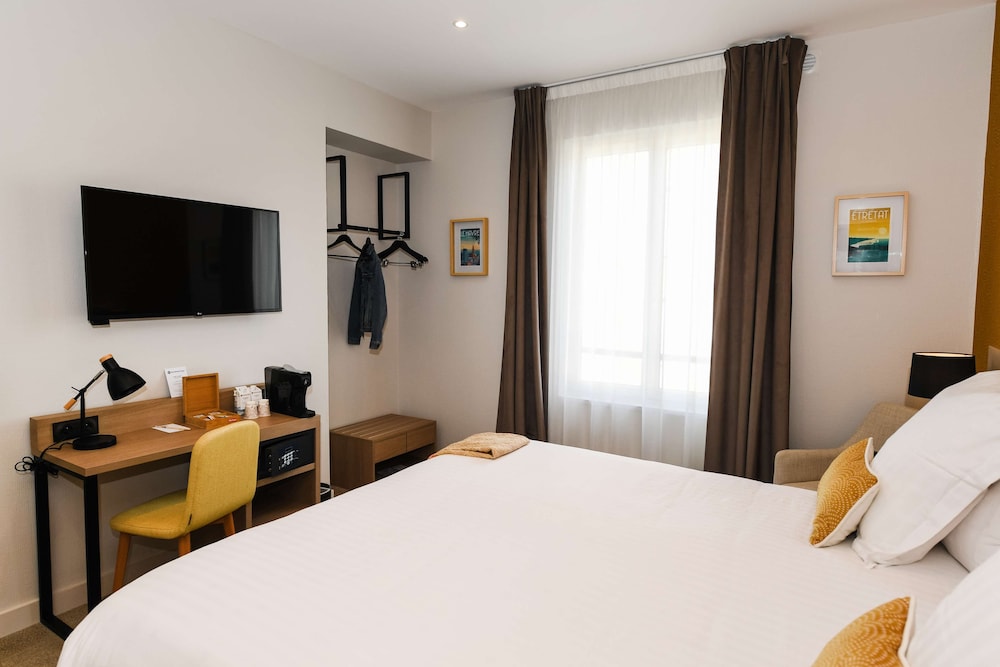 Deluxe Room, 1 King Bed, Non Smoking (Twin bed on request) - Photo 8